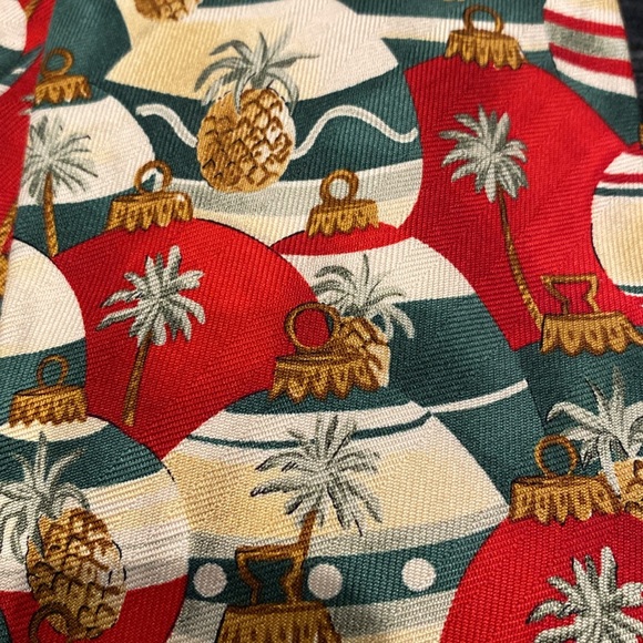 Tommy Bahama Red Green Christmas Tree Ornaments Pineapples Palm Trees Silk Tie - Picture 5 of 6